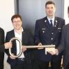 Offizielle Schlüsselübergabe: Über die Fertigstellung des neuen Feuerwehrgerätehauses in Oberelsbach freuten sich am Sonntag (v. l.) Pfarrer Hubert Grütz, der die Segnung vorgenommen hatte, Bürgermeisterin und Schirmherrin Birgit Erb, Kommandant Sebastian May sowie der Landtagsabgeordnete Sandro Kirchner. Offizielle Schlüsselübergabe: Über die Fertigstellung des neuen Feuerwehrgerätehauses in Oberelsbach freuten sich am Sonntag (v. l.) Pfarrer Hubert Grütz, der die Segnung vorgenommen hatte, Bürgermeisterin und Schirmherrin Birgit Erb, Kommandant Sebastian May sowie der Landtagsabgeordnete Sandro Kirchner.