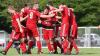 Freude über den Lucky Punch: Die Spieler des FC Röthlein/Schwebheim können sich nach dem 2:1 gegen den FC Fahr auf ein weiteres Jahr in der Kreisklasse einstellen.