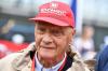 Die rote Kappe, die er seit seinem Formel-1-Unfall 1986 trug, war sein Markenzeichen: Niki Lauda, der am Montag im Alter von 70 Jahren verstorben ist.