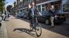  Mark Rutte, Ministerpräsident der Niederlande, fährt nach seiner Stimmenabgabe für die Europawahl mit dem Fahrrad. 