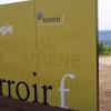 Göttliche Wein-Mythologie zum Ausdruck kommt am neuen "Terroir f" in Thüngersheim durch die griechische Göttin Ariadne und des Weingottes Dionysos samt deren Sohn Oenopion. Göttliche Wein-Mythologie zum Ausdruck kommt am neuen "Terroir f" in Thüngersheim durch die griechische Göttin Ariadne und des Weingottes Dionysos samt deren Sohn Oenopion.