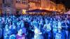 Samstagnacht in Kitzingen: Das Stadtfest zaubert wieder eine besondere Atmosphäre auf den Marktplatz.