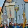 Rund 100 Jahre alt ist diese Marienfahne, die bisher bei Prozessionen und auch zur Vierzehnheiligenwallfahrt in Eyershausen mitgetragen wurde. Nun wird sie restauriert. Rund 100 Jahre alt ist diese Marienfahne, die bisher bei Prozessionen und auch zur Vierzehnheiligenwallfahrt in Eyershausen mitgetragen wurde. Nun wird sie restauriert.
