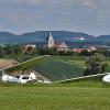 Aus ganz Deutschland kommen die Mitglieder der Interessengemeinschaft Scheibe-Flugzeuge. Seit vier Jahren treffen sie sich einmal im Jahr am Flugplatz des Aero Club Bad Königshofen. Für Alfred Hoffmann, Vorsitzender des Aero Club Bad Königshofen auch eine Werbung für den Verein, aber auch für die Stadt Bad Königshofen Aus ganz Deutschland kommen die Mitglieder der Interessengemeinschaft Scheibe-Flugzeuge. Seit vier Jahren treffen sie sich einmal im Jahr am Flugplatz des Aero Club Bad Königshofen. Für Alfred Hoffmann, Vorsitzender des Aero Club Bad Königshofen auch eine Werbung für den Verein, aber auch für die Stadt Bad Königshofen