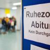 In Bayern wird es wohl keine landesweite Aufwertung des diesjährigen Mathematik-Abiturs geben. Die Abweichung liege im Rahmen der üblichen Schwankungsbreite, so das Kultusministerium.