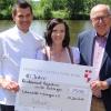 Spendenübergabe: Unser Bild zeigt (von links): Johannes Schwab, Kerstin Schwab (Restaurant Augustiner am See) und Karl-Heinz Rebitzer (Vorsitzender Lebenshilfe Kitzingen).