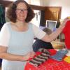 Michaela Benkart-Weyer und eine ihrer bunten Trachtensocken Michaela Benkart-Weyer und eine ihrer bunten Trachtensocken