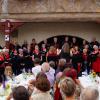 Der große Chor der SSO eröffnete die Sommerserenade im Ehrenhof mit "Für die Schönheit dieser Welt".
