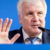 Horst Seehofer verallgemeinert gerne, deshalb wird seine Sprache gefährlich - findet und analysiert Sprachwissenschaftler Norbert Richard Wolf.