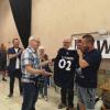 Gerhard Nägler, dem Präsident des Komitees für Europäische Kontakte wurde als Dank für die Organisation das offizielle T-Shirt der diesjährigen "Fête votive" überreicht. Gerhard Nägler, dem Präsident des Komitees für Europäische Kontakte wurde als Dank für die Organisation das offizielle T-Shirt der diesjährigen "Fête votive" überreicht.