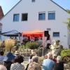 Ein idyllisches Plätzchen für ein entspanntes Konzerterlebnis mit der "Ballbearing Jazzband": der Garten hinter dem Haus der Begegnung St. Stephanus.