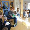 Die Aktion „Zahngesundheit“ wurde im Lindacher Kindergarten kindgerecht umgesetzt. Die Kinder durften dem Dino, der noch einen Namen bekommen muss, die Zähne putzen unter der Anleitung der Zahnärztin Dr. Godulla aus Kolitzheim.