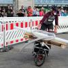 Die Holzpalette wurde ihm zum Verhängnis: Der Zweitplatzierte Chris Golz im Endlauf. Die Holzpalette wurde ihm zum Verhängnis: Der Zweitplatzierte Chris Golz im Endlauf.