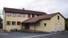 Öffentliche Gebäude der Gemeinde Steinfeld, wie beispielsweise das im Foto zu sehende Dorfgemeinschaftshaus, sollen nach Möglichkeit barrierefreie Zugänge bekommen.