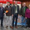 Unser Bild zeigt die Bürgermeister der Mainbogengemeinden (von links): Albrecht Hofmann (Röthlein), Gerhard Riegler (Grafenrheinfeld), Volker Karb (Schwebheim), Oliver Schulze (Sennfeld),  Bürgermeisterkandidat Hans-Jürgen Schwartling und Helga Fleischer (Gochsheim), Ewald Vögler (Grettstadt) und Allinazmanagerin Ursula Weidinger.