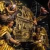 Letzte Polierung: Der barocke Silberaltar aus dem Jahr 1629 mit dem sogenannten Freisinger Lukasbild in der Bayerischen Landesausstellung.