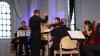 Das Kammerorchester Kitzingen unter der Leitung von Burkard Lutz spielte am Samstag Abend in der Alten Synagoge. Solisten an Violine und Viola waren Andreas und Christopher Zack.