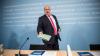 Peter Altmaier (CDU), Bundeswirtschaftsminister, bei der Pressekonferenz im Wirtschaftsministerium. Anlass ist die Vorstellung einer Strategie zur Förderung und Entlastung mittelständischer Unternehmen.