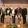 Der Vorsitzende des Sängerkreises Schweinfurt, Paul Kolb (zweiter von rechts) ehrte Melitta Tengler (Mitte) für 60 Jahre und Fritz Kleffel (links daneben) für 25 Jahre Singen im Chor. Es gratulierten die Vorsitzende Renate Noltekuhlmann (rechts) und Chorleiterin Monika Tengler (links). Der Vorsitzende des Sängerkreises Schweinfurt, Paul Kolb (zweiter von rechts) ehrte Melitta Tengler (Mitte) für 60 Jahre und Fritz Kleffel (links daneben) für 25 Jahre Singen im Chor. Es gratulierten die Vorsitzende Renate Noltekuhlmann (rechts) und Chorleiterin Monika Tengler (links).