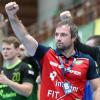 Trainer Ceven Klatt und die Handballer der DJK Rimpar Wölfe treten mit breiter Brust gegen Bundesliga-Absteiger SG BBM Bietigheim an.