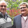 Erwin Molitor aus Nordheim (links) feierte 80. Geburtstag. Bürgermeister Guido Braun gratulierte im Namen der Gemeinde.
