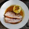 Ein Klassiker der gutbürgerlichen Küche: Schweinsbraten mit Klößen.