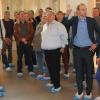 Das kann sich sehen lassen: Bei der Besichtigung der Kita Baumhofstraße durch den Stadtrat am Donnerstagnachmittag gab es viel Lob zu hören. Die Räumlichkeiten und das Konzept überzeugten. Gewöhnungsbedürftig sind die Überschuhe, denn mit Straßenschuhen kommt man nicht ins Haus.