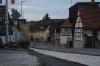 Laut Bürgermeister Wolfram Thein hat die Straßenbaufirma mitgeteilt, dass sich die Fertigstellung der modernisierten Ortsdurchfahrt um etwa zwei Wochen in den späten November verschieben wird.