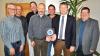 Seit fünf Jahren beim Projekt "Wasserschutzbrot" aktiv: Die Repräsentanten der Verbandsmitglieder des WZV Gruppe Mitte (von links) Burkhard Wachenbrönner, Anton Schneider, Oliver Haschke, Bernhard Weigand, Jürgen Heusinger, Thomas Helbling und Josef Demar freuen sich über die Auszeichnung.