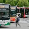 Der öffentlich Nahverkehr soll durch das neue 365-Euro-Ticket attraktiver werden. Doch es gibt auch Kritik.