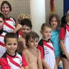Der tüchtige Schwimmer-Nachwuchs des VfL 1860 Sportfreunde Bad Neustadt im Bad „Die Welle“ in Haßfurt. Von links: Leonhard Näb, Karl Oehme, Richard Oehme, Danylo Kuzmenko, verdeckt Max Ungerecht, Felix Then, Laura Fingler, Hannah Then, Fabienne Schmitt und hinten Trainerin und Betreuerin Christina Voll.