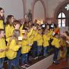 Männergesangverein und Mini-Maxis mit Dirigentin Mechthild Geiger Männergesangverein und Mini-Maxis mit Dirigentin Mechthild Geiger