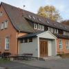 Vor allem im Innenbereich soll das Schullandheim Bauersberg in Bischofsheim saniert werden. Dazu verabschiedete der Kreistag nun einen Zeitplan.  