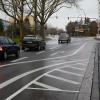 Die Grünen drängen auf ein durchgängiges Radwegenetz, das bislang oft nur – wie hier in der Stresemannstraße – auf Teilstrecken verwirklicht ist.