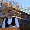 Thorsten Einbecker, der Chef der Zimmerer, trägt den Richtspruch vor. Thorsten Einbecker, der Chef der Zimmerer, trägt den Richtspruch vor.