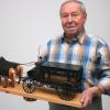 Gottfried Anderlohr hat detailgetreu den Frammersbacher Leichenwagen nachgebaut.