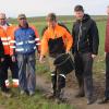 Setzen sich bei einem Artenschutzprojekt in der Flur für den Erhalt des Grauen Langohrs im Landkreis Kitzingen ein (von links): Christian Söder (Fledermausexperte), René Schättler (Bauhofleiter Mainbernheim), Armin Grötsch (2. Bürgermeister Mainbernheim), Philip Grötsch (Bauhof Mainbernheim), Markus Schmitt (Geschäftsführer Landschaftspflegeverband) und Peter Kraus (Bürgermeister Mainbernheim).
