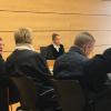 Prozess um den Tod einer Fußgängerin in Hettstadt: Mit gesenktem Kopf sitzt der Angeklagte (zweiter von rechts) neben seinem Verteidiger auf der Anklagebank. Der Vater der getöteten 26-Jährigen (zweiter von links) wiederholte am Montag seine heftigen Vorwürfe. Prozess um den Tod einer Fußgängerin in Hettstadt: Mit gesenktem Kopf sitzt der Angeklagte (zweiter von rechts) neben seinem Verteidiger auf der Anklagebank. Der Vater der getöteten 26-Jährigen (zweiter von links) wiederholte am Montag seine heftigen Vorwürfe.