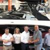 Und noch eine gewichtige Auszeichnung. Von der Firma "Sea Ray" wurde das Pfister-Team mit dem "International Top 5 Dealer Award 2018" ausgezeichnet. Im Bild von links der Sea-Ray-Generalmanager für Europa, Hans Roelants, Cornelia und Joachim Pfister, Hans Bakker (European Sales) und Dominik Keller (Verkauf). Und noch eine gewichtige Auszeichnung. Von der Firma "Sea Ray" wurde das Pfister-Team mit dem "International Top 5 Dealer Award 2018" ausgezeichnet. Im Bild von links der Sea-Ray-Generalmanager für Europa, Hans Roelants, Cornelia und Joachim Pfister, Hans Bakker (European Sales) und Dominik Keller (Verkauf).