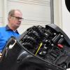 Serviceleiter Helmut Markert wirft einen prüfender Blick in das Innenleben eines Schiffsmotors. Auf Service und Wartung wird viel Wert gelegt. Serviceleiter Helmut Markert wirft einen prüfender Blick in das Innenleben eines Schiffsmotors. Auf Service und Wartung wird viel Wert gelegt.