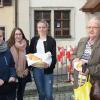 Die Arnsteiner Firmlinge verkauften in der Marktstraße selbstgebackene Katharinenräder. Der Erlös wird einem sozialen Zweck zugeführt. Die Arnsteiner Firmlinge verkauften in der Marktstraße selbstgebackene Katharinenräder. Der Erlös wird einem sozialen Zweck zugeführt.