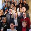 Bei der Preisverleihung zugegen waren: Bürgermeister Markus Schenk, Landrat Eberhard Nuß, Prof. Christian Baumgart als Beirat der Bundesstiftung Baukultur, die Bauherren Guttroff und Huppmann, Bürgermeister Thomas Eberth, Architekturfotograph Ralf Kuhn, die Raumplanerin Regina Tröber und alle Mitarbeiter des Team Haas+ Haas.