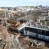 Das neue Brückenbauwerk am Samstag vor dem Einschub.
