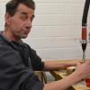Reinigung der Mini-Becher: Horst Stahl an der Druckluftschraube. Reinigung der Mini-Becher: Horst Stahl an der Druckluftschraube.