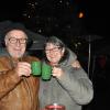 Immer wieder gern dabei: Karola Ernst und Karl-Heinz Großmann genießen den ersten Glühwein beim Winterzauber. Immer wieder gern dabei: Karola Ernst und Karl-Heinz Großmann genießen den ersten Glühwein beim Winterzauber.