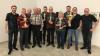 Bei der Siegerehrung (von links): Marco Gehret (Sportleiter KKS Karlburg), Erich Renk, Paul Kübert, Peter Rosenberger, Rainer Messerer (alle Wasserwacht), Benedikt Größler (Feuerwehr), Richard Rösch (Wasserwacht), Sigrid Lang (Musikverein), Volker Nötscher, Tobias Rüppel (beide Feuerwehr) und Werner Schrauth (erster Schützenmeister KKS Karlburg).