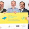 Auszeichnung von Bildungsinitiativen für nachhaltige Entwicklung für das FLG (von links): Catrin Hannken (BMBF), Josef Rubenbauer, Rainer Wirthmann und Ingo Schneider (Friedrich-List-Gymnasium) und Minister a. D. Walter Hirche (Internationaler Berater der Nationalen Plattform BNE, DUK).