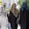 Zwangsheirat ist im Islam keine Seltenheit. Für ein selbstbestimmtes Leben tritt die Schweinfurter Gruppe "Heroes" ein und wendet sich in Schul-Workshops gegen Unterdrückung. Unser Symbolbild zeigt muslimische Frauen in München.
