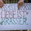 Liebe statt Hass! Dieses Plakat war bei der Großdemonstration für Menschenrechte, Klima und Gleichberechtigung im Oktober in Würzburg zu sehen. 