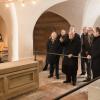 Ein ein Besuch in der Gruft durfte nicht Fehlen bei der Dom-Führung der Karnevalisten durch den emeritierten Bischof Friedhelm Hofmann. Ein ein Besuch in der Gruft durfte nicht Fehlen bei der Dom-Führung der Karnevalisten durch den emeritierten Bischof Friedhelm Hofmann.